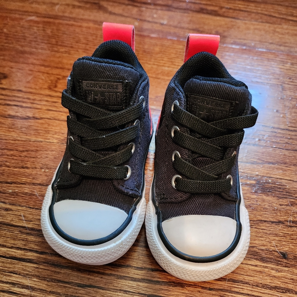 Boys Converse Size 3